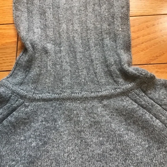 Sweater - Picture 3 of 10